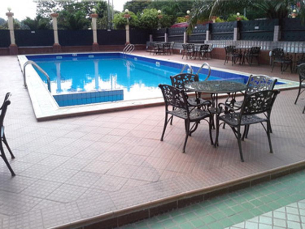 Sunset Hotel คูมาซี ภายนอก รูปภาพ